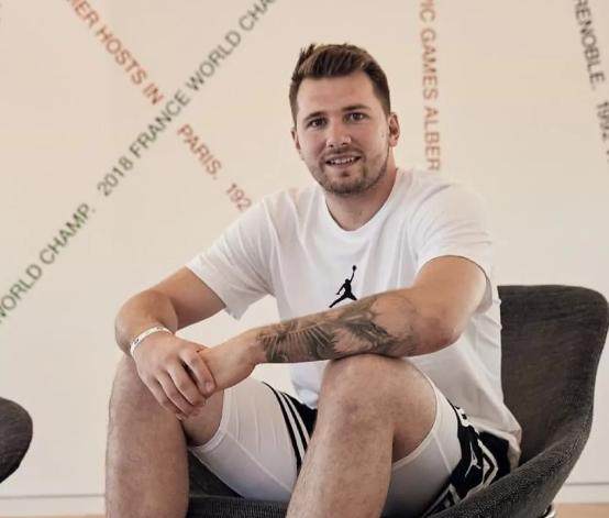 九游娱乐-东契奇敦促独行侠补强 认为冠军重要性远超MVP